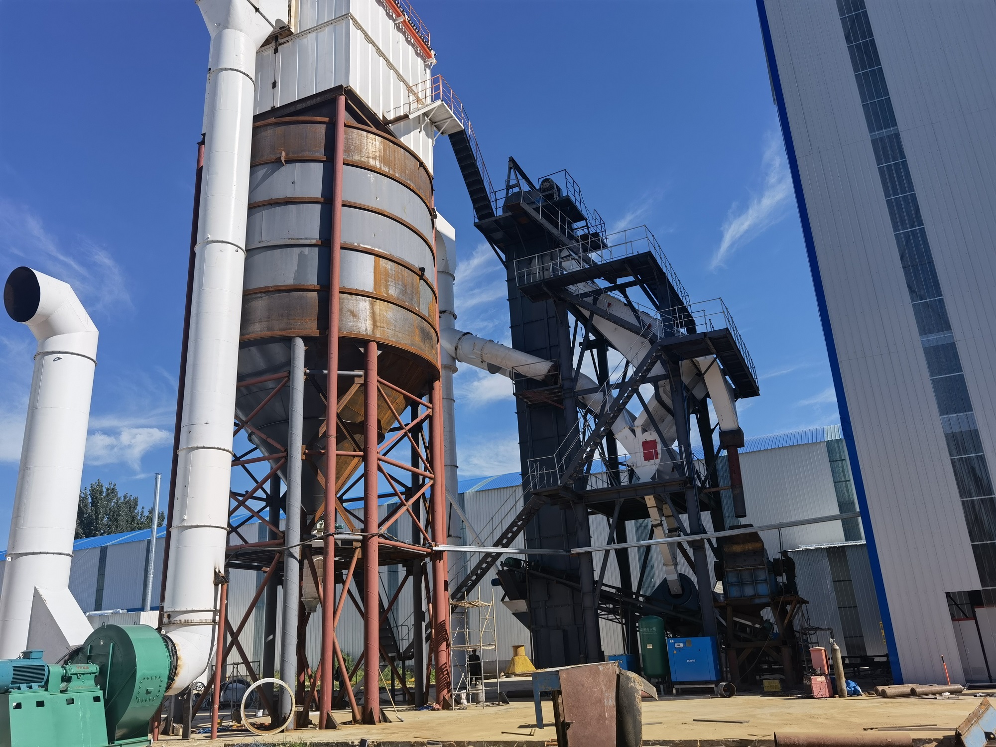 踐行綠色發(fā)展！干法制砂樓助力洗砂廠技改！